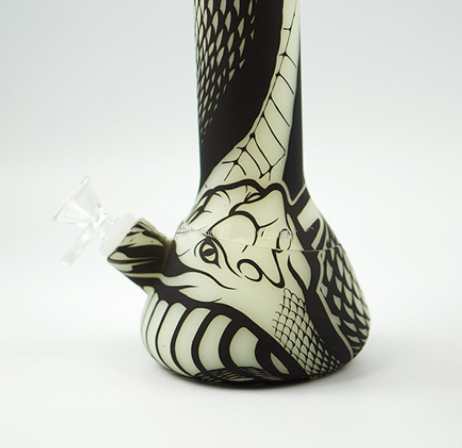 Bong With Glow in the Dark Dragon
